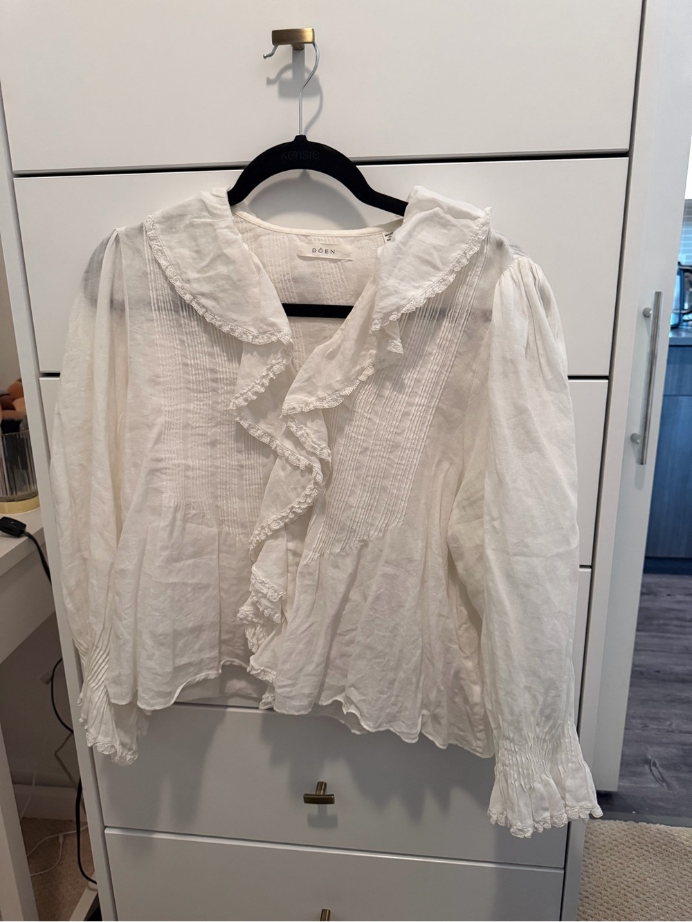 Doen White Ruffled Cotton Pintuck Blouse